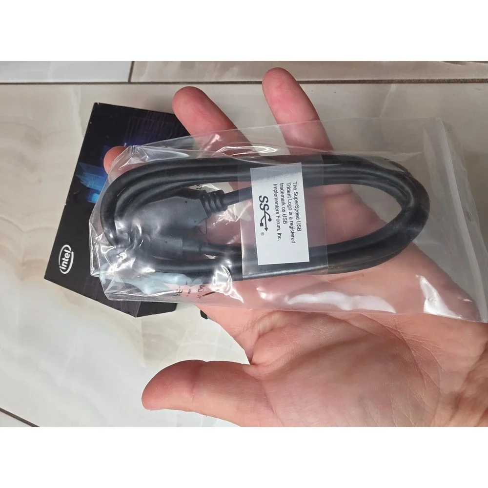 Intel RealSense Depth Camera D435 Accessories USB-C Cable Mini Tripod Box‎ W1
